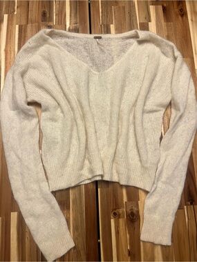 Free People lightweight cream v-neck sweater